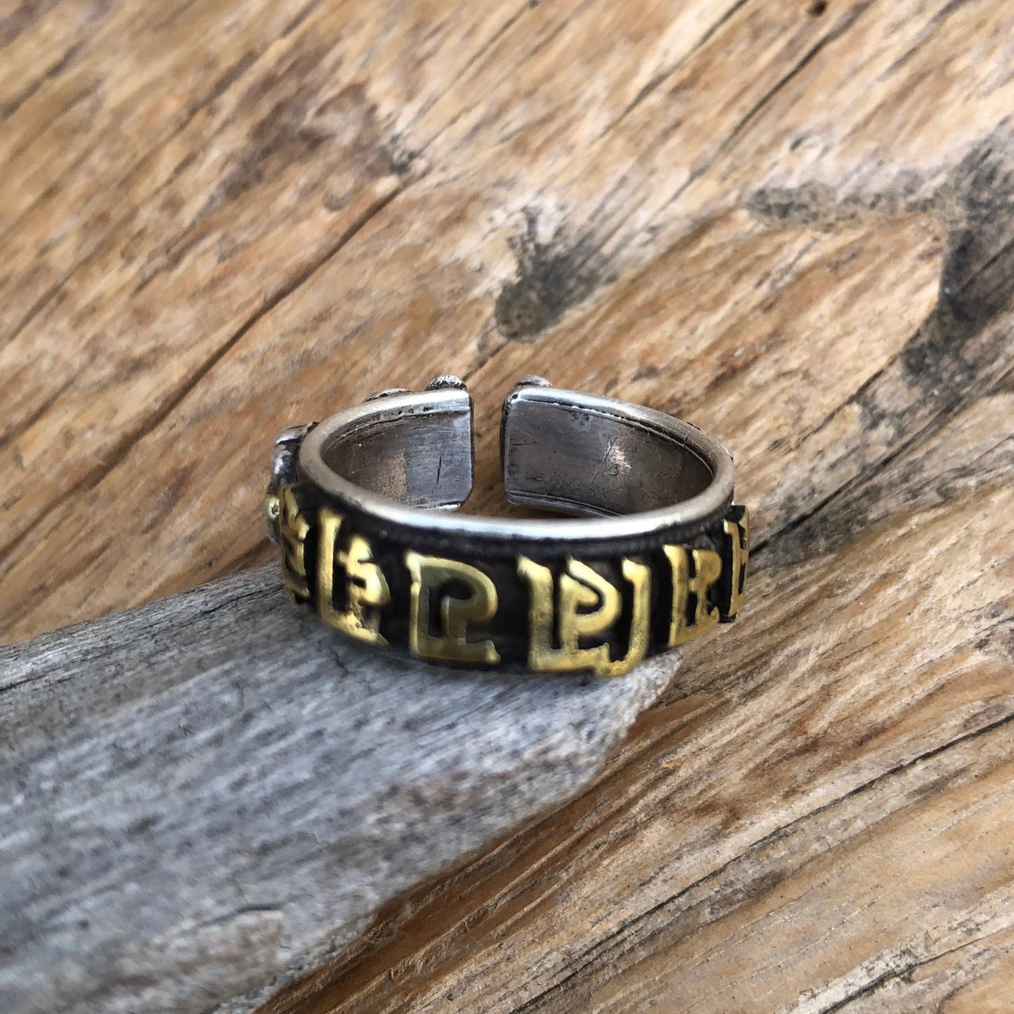 om mani mantra ring