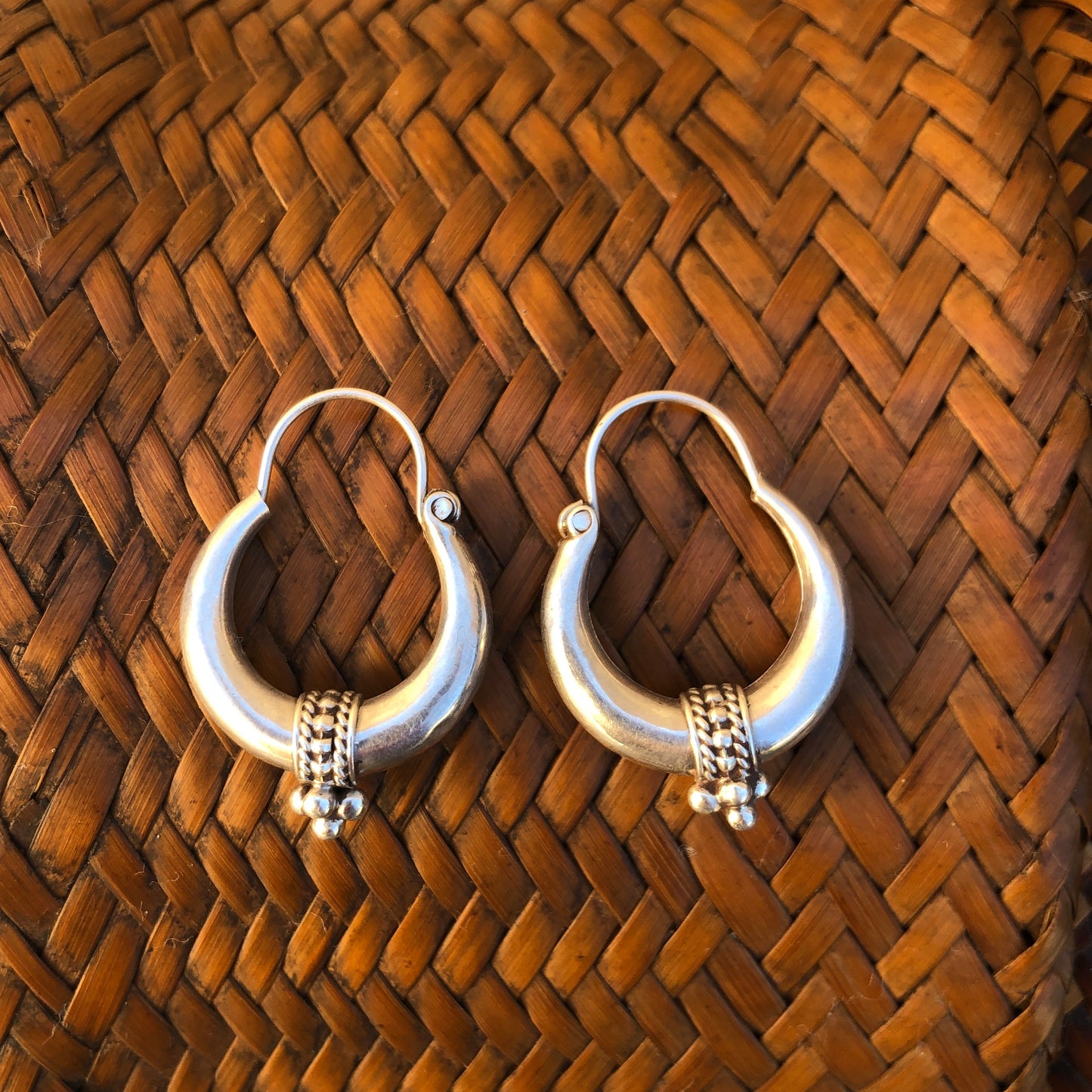 Vintage nevari hoop earrings