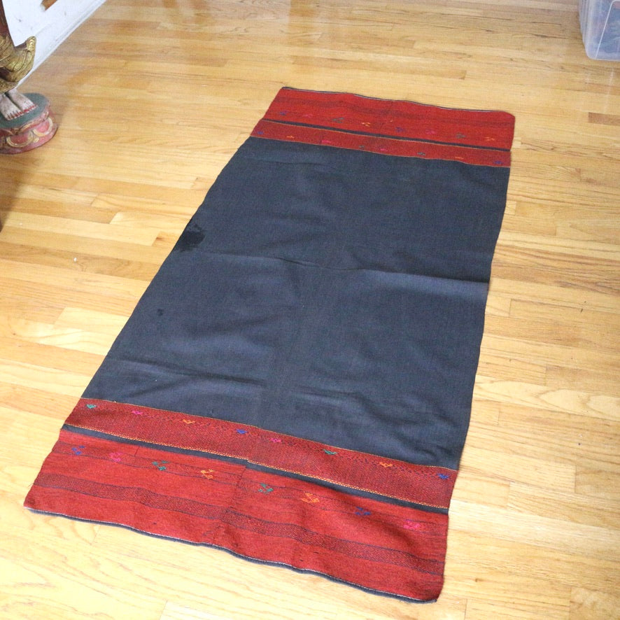 Kachin Wool Jinghpaw 'pukhang' (hip wrapper skirt), Burmese/Myanmar