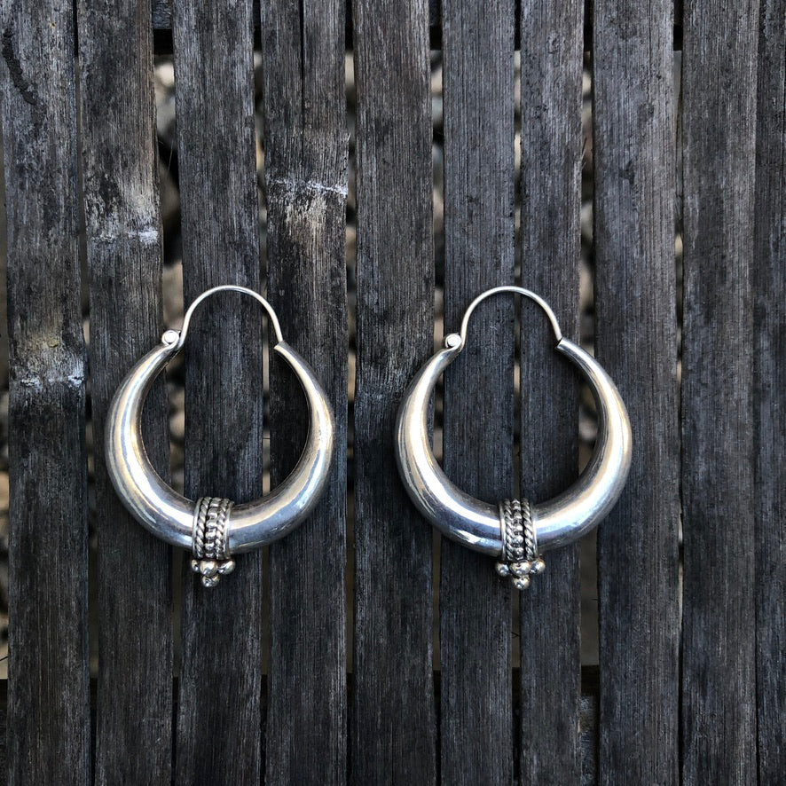 Large Traditional Nevari Hoop Earrings