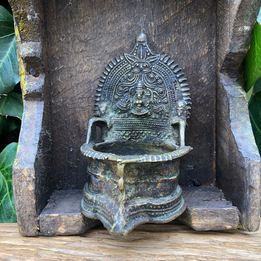 Vintage Indian Bronze Pooja Votive Hindu Oil Lamp Elephants Gaja Lakshmi
