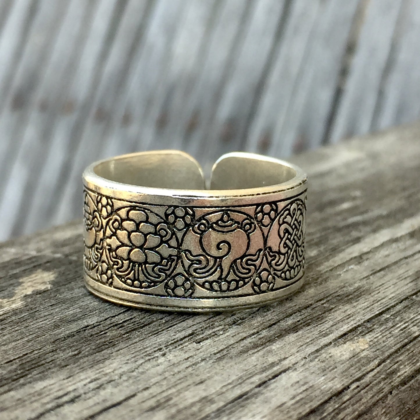 Seven Auspicious Symbol Ring