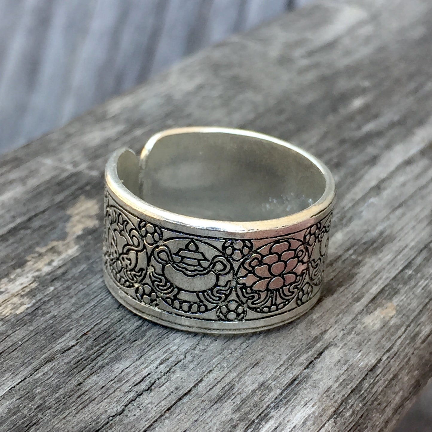 Seven Auspicious Symbol Ring