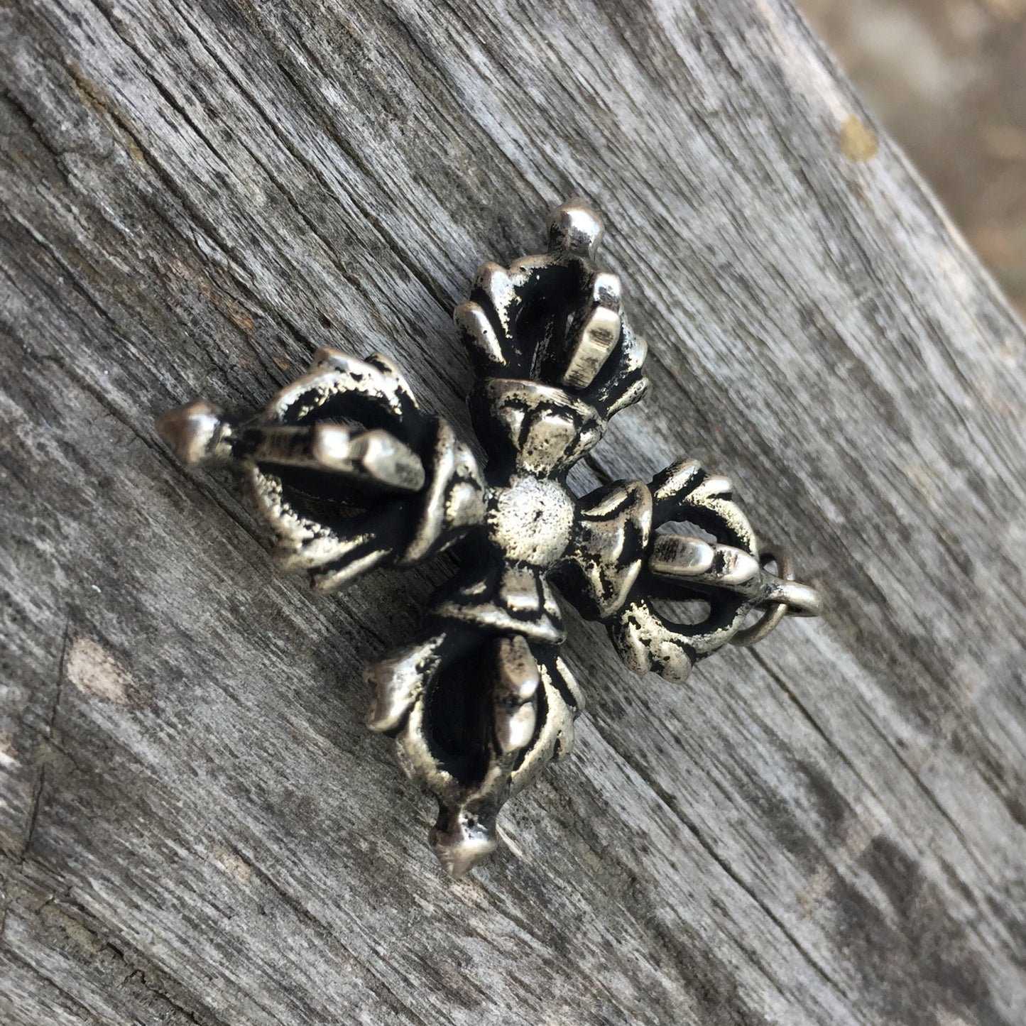 Thunderbolt ( Double Dorje ) Amulet Pendant