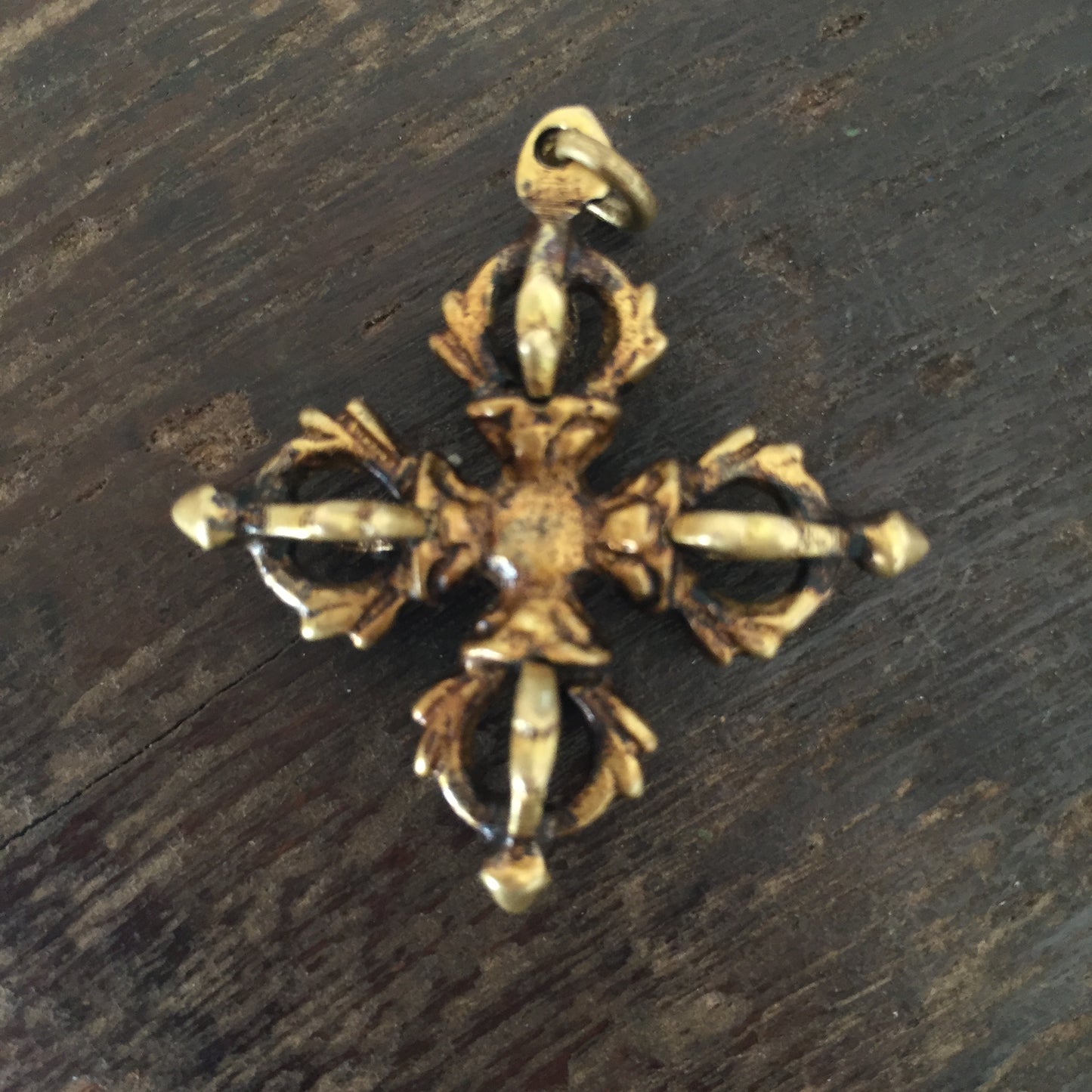 Thunderbolt (Double Dorje) Amulet