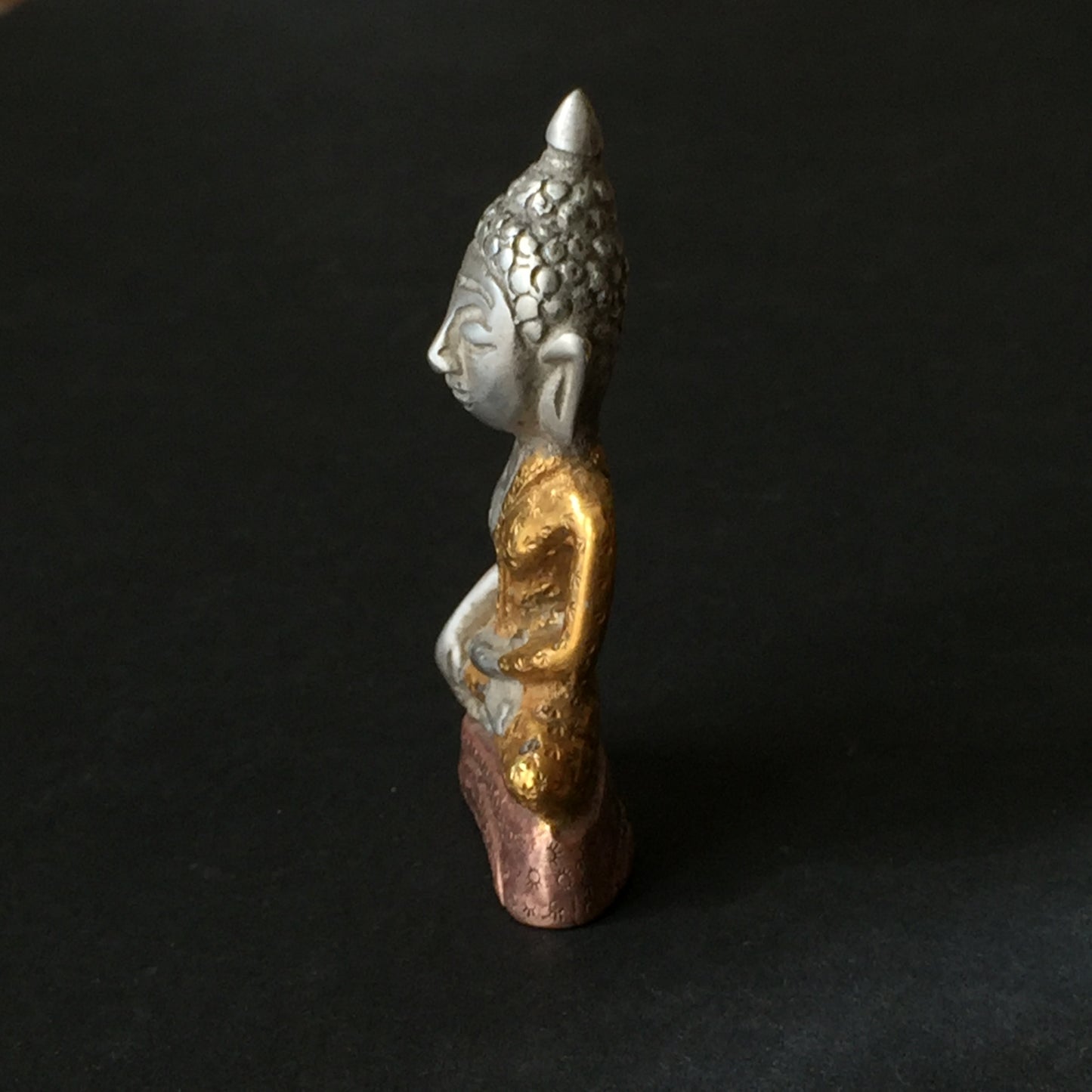 Buddha statue Figurine
