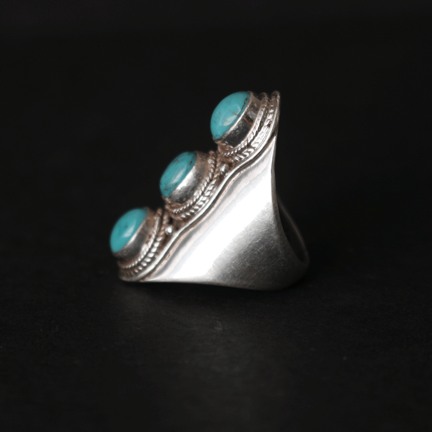 Three Stone Saddle Ring
