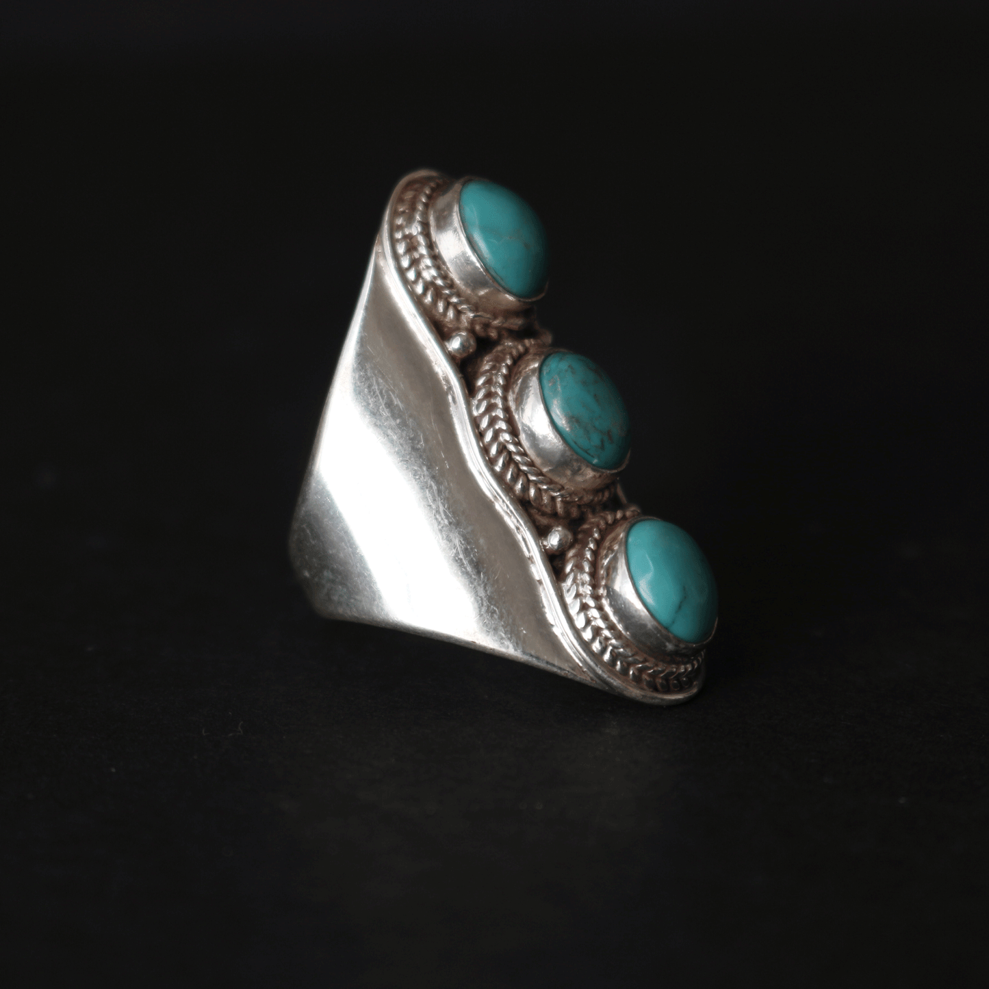 Three Stone Saddle Ring