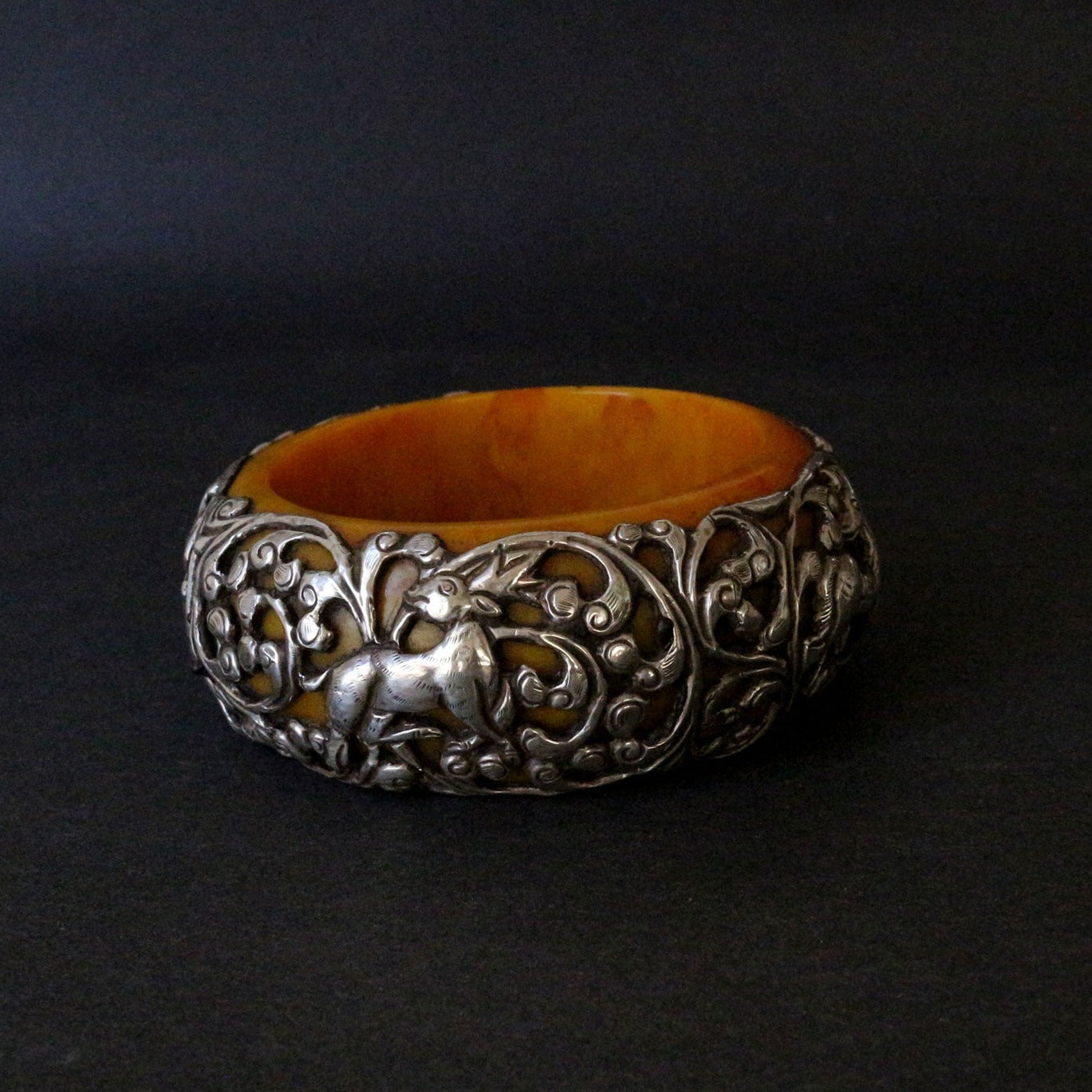 Large Copal Tibetan Bracelet