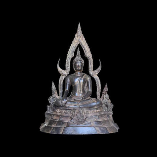 Chinarat Buddha statue