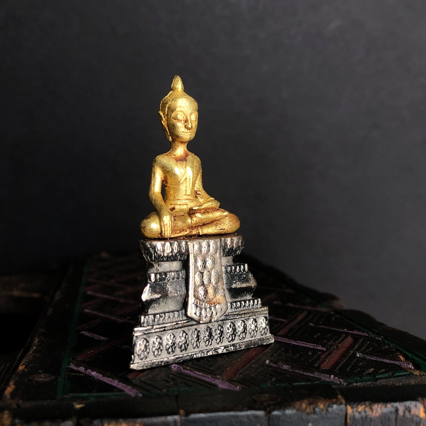 Seated Buddha In Dhyani Mudra Meditation - Trendivine