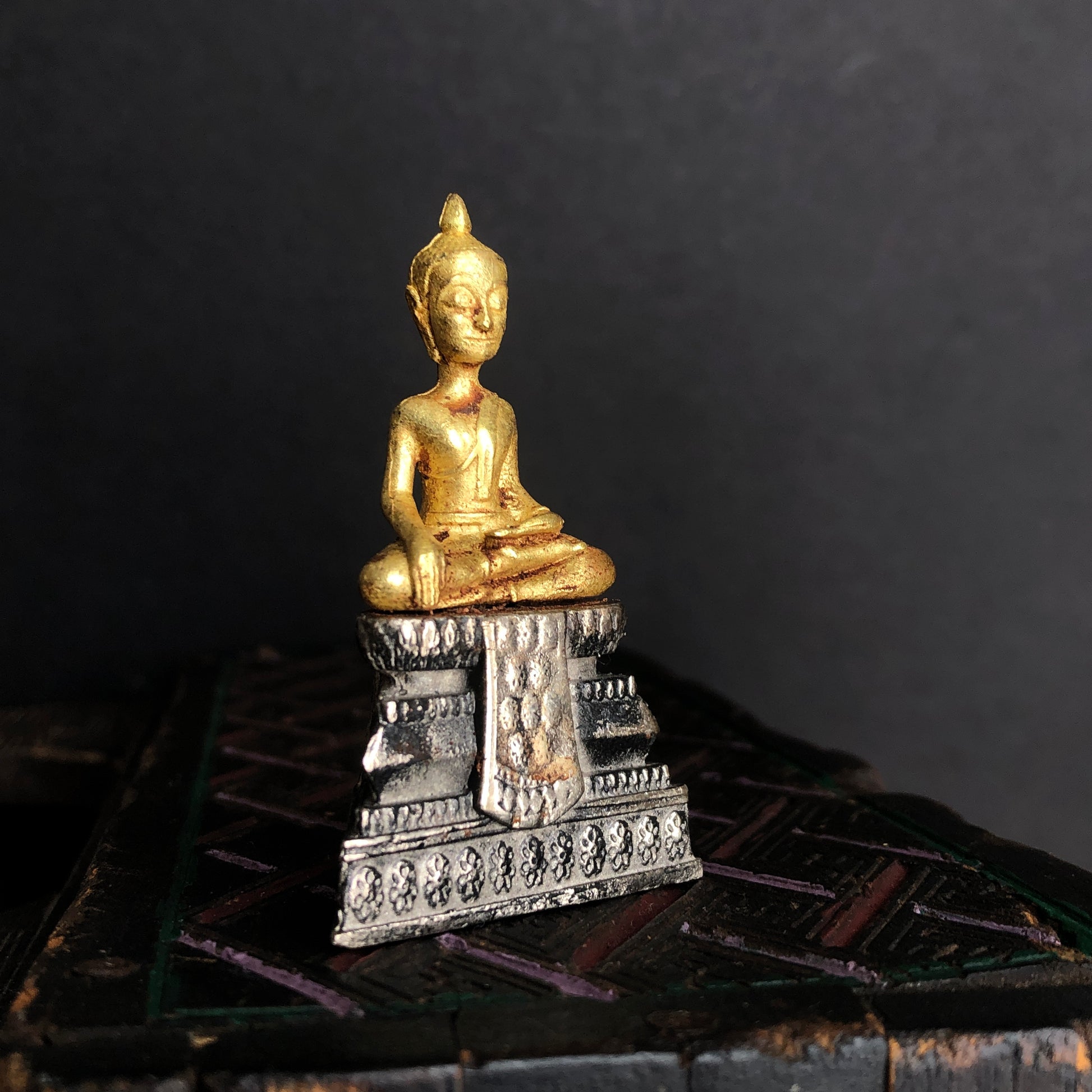 Seated Buddha In Dhyani Mudra Meditation - Trendivine