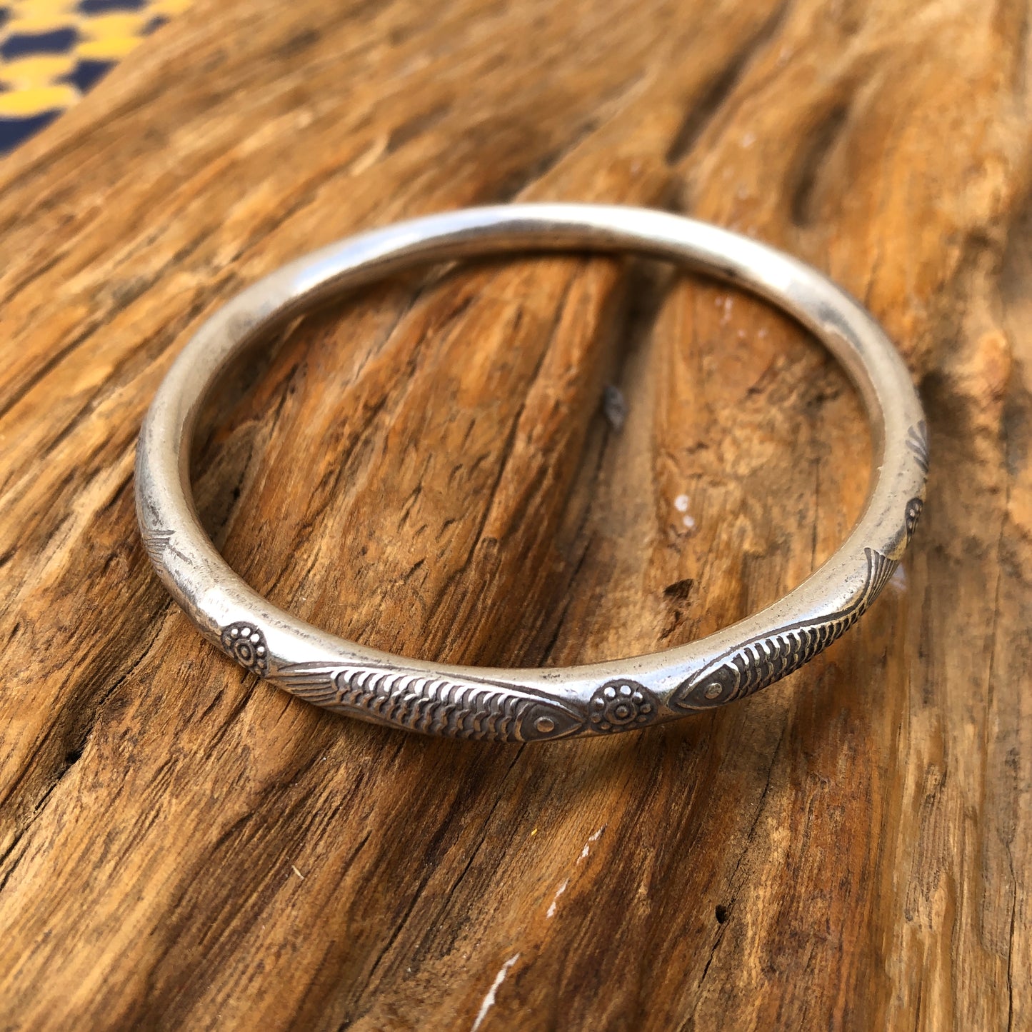 Hilltribe Silver Etched Fishes Bangle Bracelet