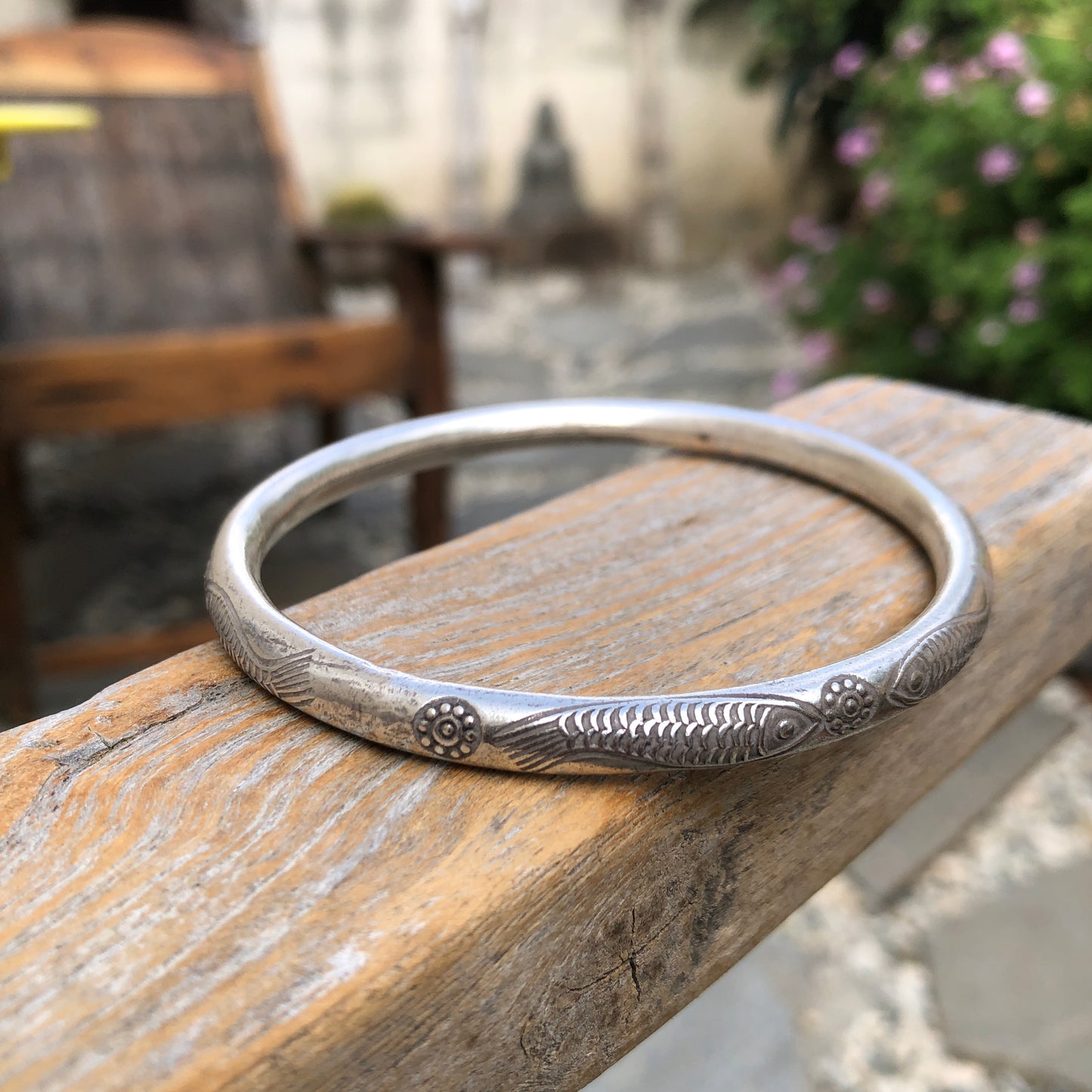 Hilltribe Silver Etched Fishes Bangle Bracelet