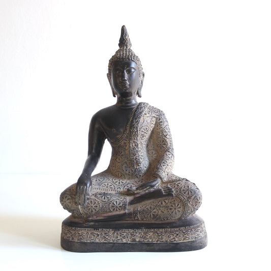 seated buddha statue