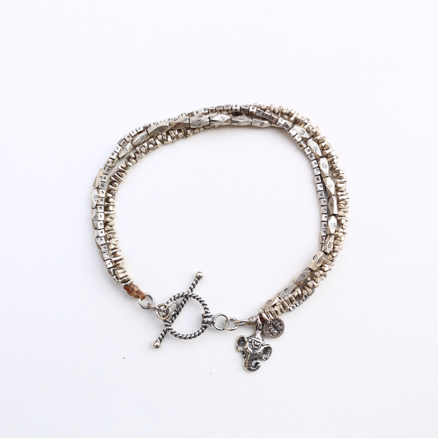 Stamped silver bracelet - Trendivine